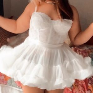 White lace corset top 🍮